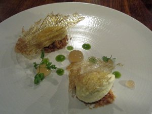 Mellilot yoghurt with nuts, Cartmel grapes, brown sugar